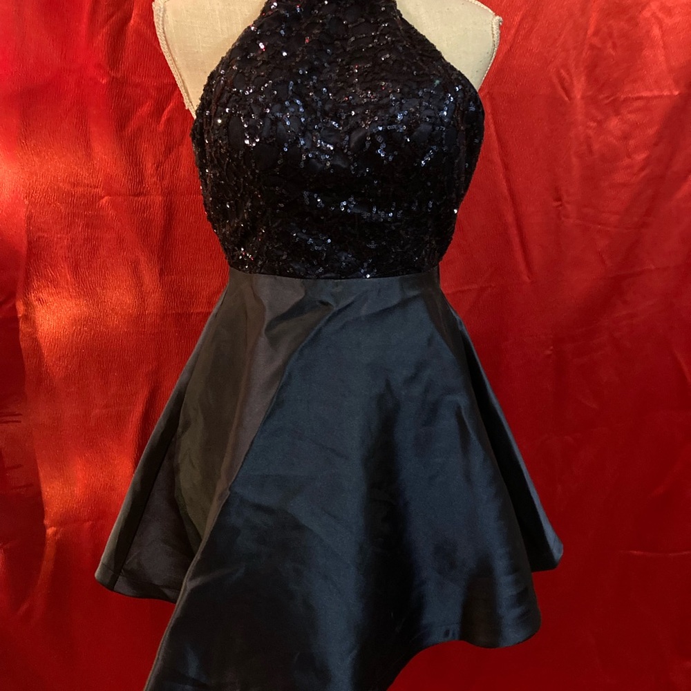 Camille La Vie size 2 pre loved great condition has padding